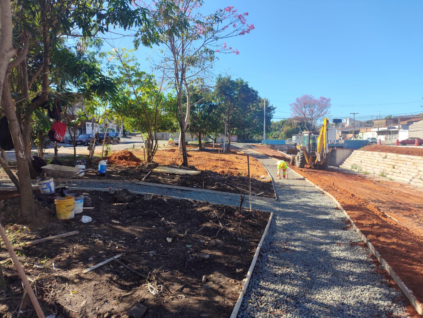 Demarcação de pista de caminhada projeta como ficará futuro Pq. Socioambiental no Jd. Santa Emília